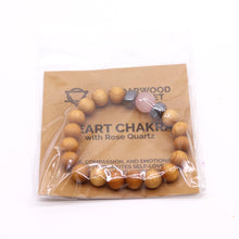 Zedernholz-Herzchakra-Armreif mit Rosenquarz